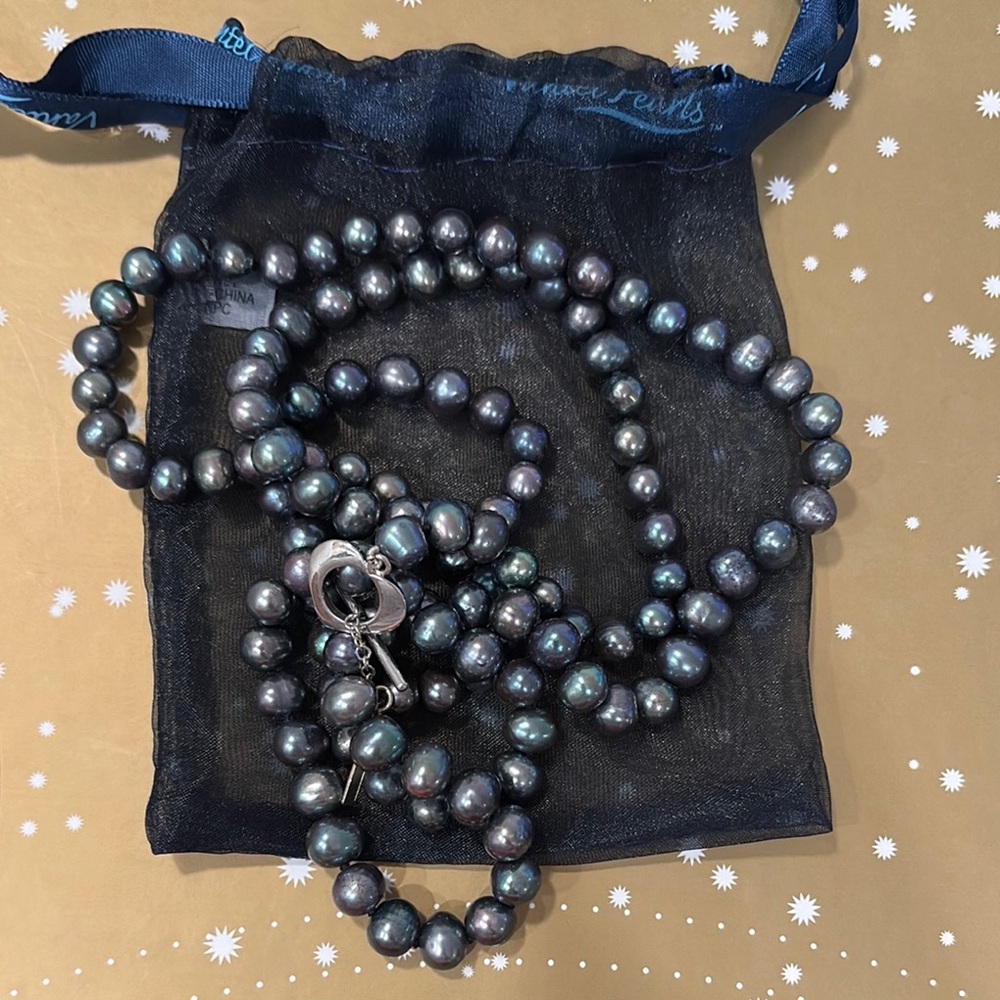 Vantel Pearls Iridescent Black Necklace